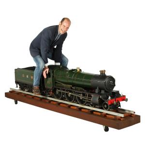 Finely engineered 7 ¼ inch gauge model of the Great Western Railway 4-6-0 locomotive and tender No. 1011, rebuilt and reboilered (estimate: CA$15,000-$20,000).