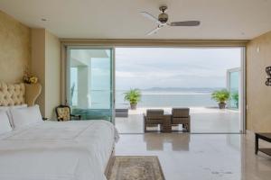 The eight-bedroom space can be easily divided into two units