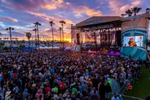 BeachLife Crowd