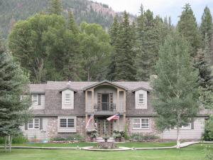 Arbor House Bed & Breakfast Inn on the River Colorado