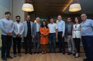 From Left: Rustam Djakhangirov, Abdur Raheem, Kunnummal Biju, Dr. Ashokvardhan Chordiya, Lata Hariharan, Atabek Atabaev, Bakhrom Sakhobov, Navneet Agarwal, Elmira Memetova, Bakhtiyar Djakhangirov