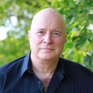 Head and shoulder shot of Professor Paul Grantham