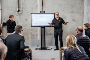 Karit’s Bruce Emson demonstrating the Karit virtual power plant technology