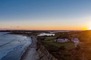 22 Quitsa Lane in Martha’s Vineyard, MA
