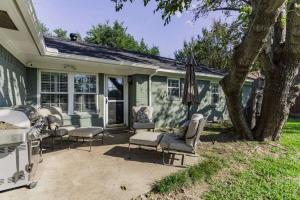 Move-in ready 3 bedroom 2 bath 1,834± square foot home - New roof & gutters, water heater, 8 foot privacy fence - Heated floors in master bathroom, custom closets - Wi-Fi enabled smart locks, a Nest thermostat - Updated baths & kitchen with new appliances & fixtures 