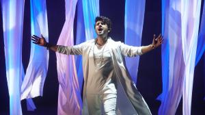 Screen cap from Bollywood star Sonu Nigam's music video for his upcoming single 'Hall of Fame'