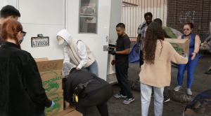 GreenCrate Farm hands out fresh produce boxes to LA homeless community