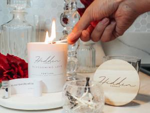 Hidden Candle - Blossoming Love Scent with Fortune Telling Message