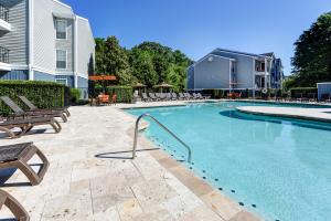 Picture of the pool at University Park.