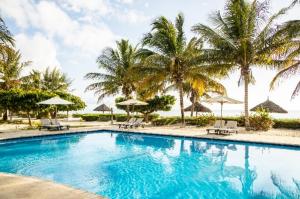 <img src="Kisiwahouse.png" alt="Stunning hotel pool with Indian Ocean view">