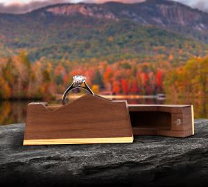 Prazolis product engagement ring box