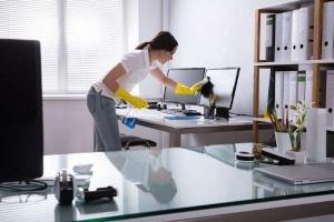 To help get you started off right this New Year, Advanced Office Care (AOC), a commercial cleaning and flooring company servicing Baton Rouge and southern Louisiana, shares its top 10 tips for keeping your work environment clean all year long.