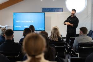 Latus Health is committed to encouraging their employees to give back to the community in 2022.