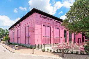Exterior image of Museum of Ice Cream Austin at The Domain
