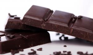 Close up of Kona Earth dark chocolate