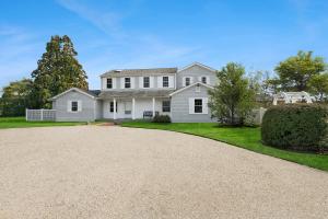 468 First Neck Lane Southampton Front