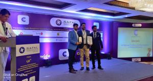 Jatin Joshi wins the leadership award