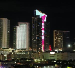 Miami Heat Celebrate NBA Playoffs Victory Against Atlanta Hawks with Massive Paramount Miami Worldcenter Tower Lighting