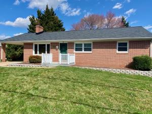 3 BR/2 BA brick rambler/ranch style home on a .25 +/- acre lot. •	1,276 +/- finished sf. above grade and 400 +/- sf. basement with an eat-in kitchen (all appliances convey); living room w/fireplace (pellet stove); attic; basement w/laundry area