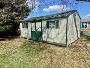 3 BR/2 BA brick rambler/ranch style home on a .25 +/- acre lot. •	1,276 +/- finished sf. above grade and 400 +/- sf. basement with an eat-in kitchen (all appliances convey); living room w/fireplace (pellet stove); attic; basement w/laundry area