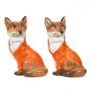 Major collections of Royal Bayreuth and Pickard, plus a trove of Santa items, are in Woody Auction’s May 14th auction