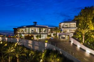Bel Air Mega-Mansion—Featuring Multi-Sensory NFT Art Gallery & Retractable DJ Booth—Will Sell to Highest Bidder