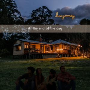 Album art hooyoosay, "At the end of the day"
