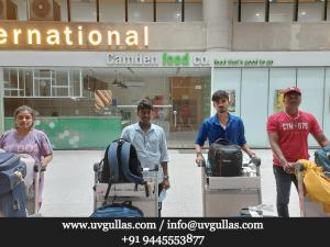 UV Gullas College of Medicine Students From Left to Right Preetha , Vasanth Philip, Kritik , Mohanraj Landed CEBU Airport and Entering the University