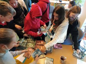 At the end of a drug education presentation to a class in the Czech Republic, kids raced to take their own copies of the youth-friendly Truth About Drugs booklets.