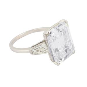 Dazzling 9.22-carat platinum emerald cut diamond ring with VS2 clarity and two baguette shoulder stones, graded M for color (CA$70,800).