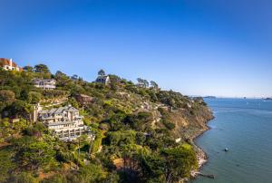 Belvedere-Tiburon Water Facing Estate & Lot with Unobstructed Views Auctioning via Sotheby’s Concierge Auctions