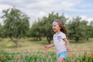 Joyfully Grown Connects Consumers to the Growers and the Orchards