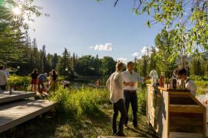 Drinks being served next to Hallam Lake by Aspen Distillers.