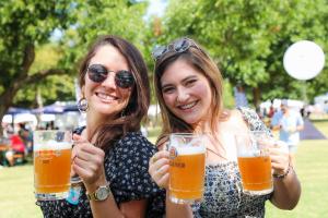 Addison Oktoberfest Paulaner Bier