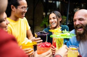friends drinking cocktails