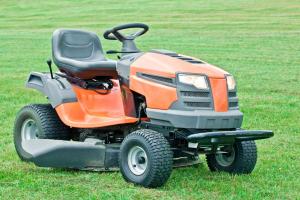 Lawn Tractors Market