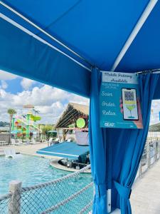 Mobile ordering poolside