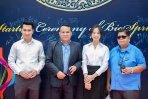 Deputy Director of Vientiane Seseta Comprehensive Development Zone (2nd from left) and Ms. Sinapha Xong, Chairman of BioSpring (3ird from left)