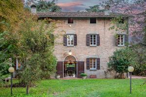 17th Century Emilia-Romagna Country House & Guest Home to Auction via Sotheby’s Concierge Auctions