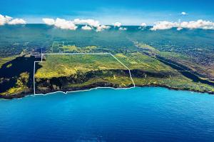 Nearly 400 undeveloped acres only 25 minutes from Kailua-Kona
