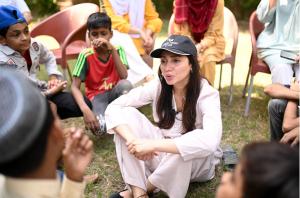 Mahira Khan visits British Asian Trust’s mental health project in Karachi