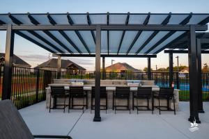 Mansfield Reserve Outdoor Pergola Covering - Selah Pools, Renaissance Patio Products