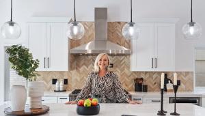 Kitchen pendant lighting by interior designer Samia Verbist