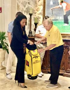 Jack Nicklaus, seeing the bag for the first time commented, “Wow, this a beautiful bag”!