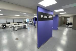 eurotrader-new-office-02