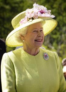 Queen Elizabeth in yellow dress