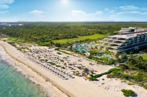 ATELIER Playa Mujeres ganó en las categorías de Gold Luxury Hotel/Resort, Gold Standard Room Design y Silver Beach/Resort Hotel