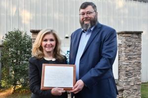 Senator Marsha Blackburn receives plaque machined at PMSi