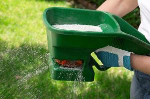 Grass Seed Spreader Market