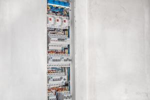 Power Distribution Switchboards Market